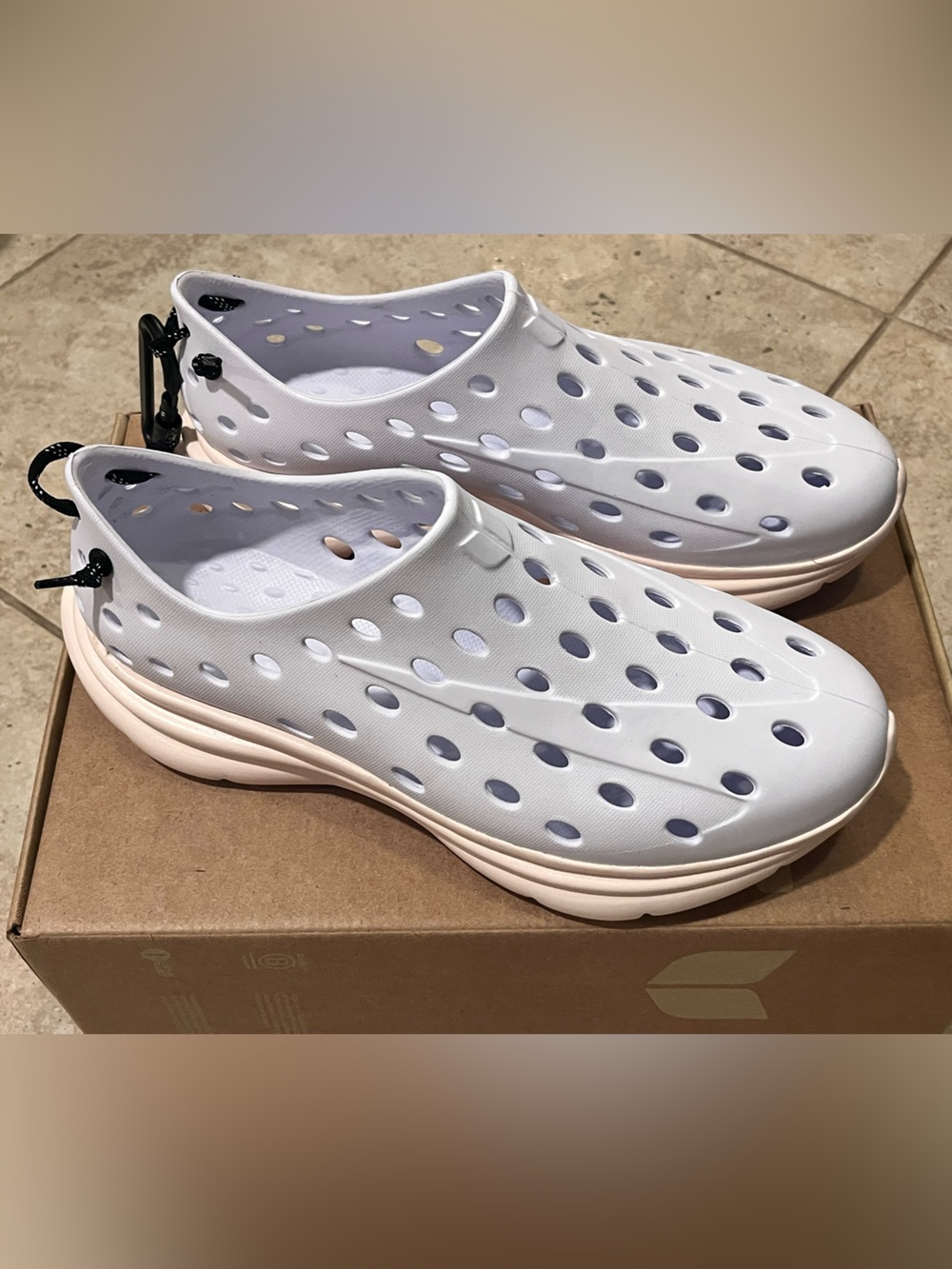 Kane Revive Active Recovery Shoes Mens 10 D Cream White NIB w/ Box NEW $80